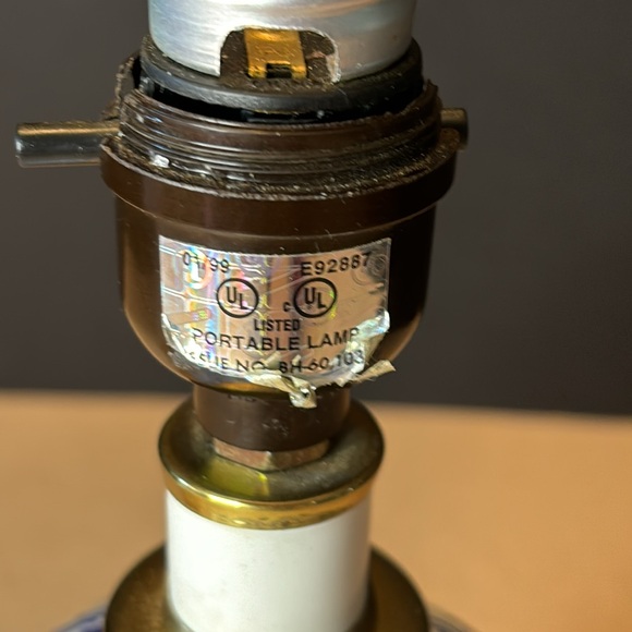 Mosaic Fishnet Blue and White Ceramic Lamp with Brass Base Vintage shade - Picture 3 of 6